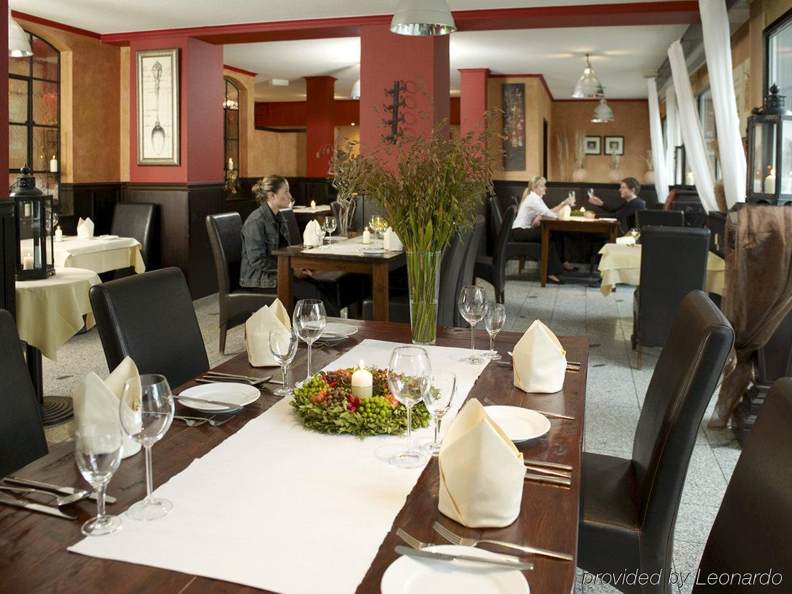 Hotel Dampfmuehle Нойкирхен-Флюн Ресторант снимка