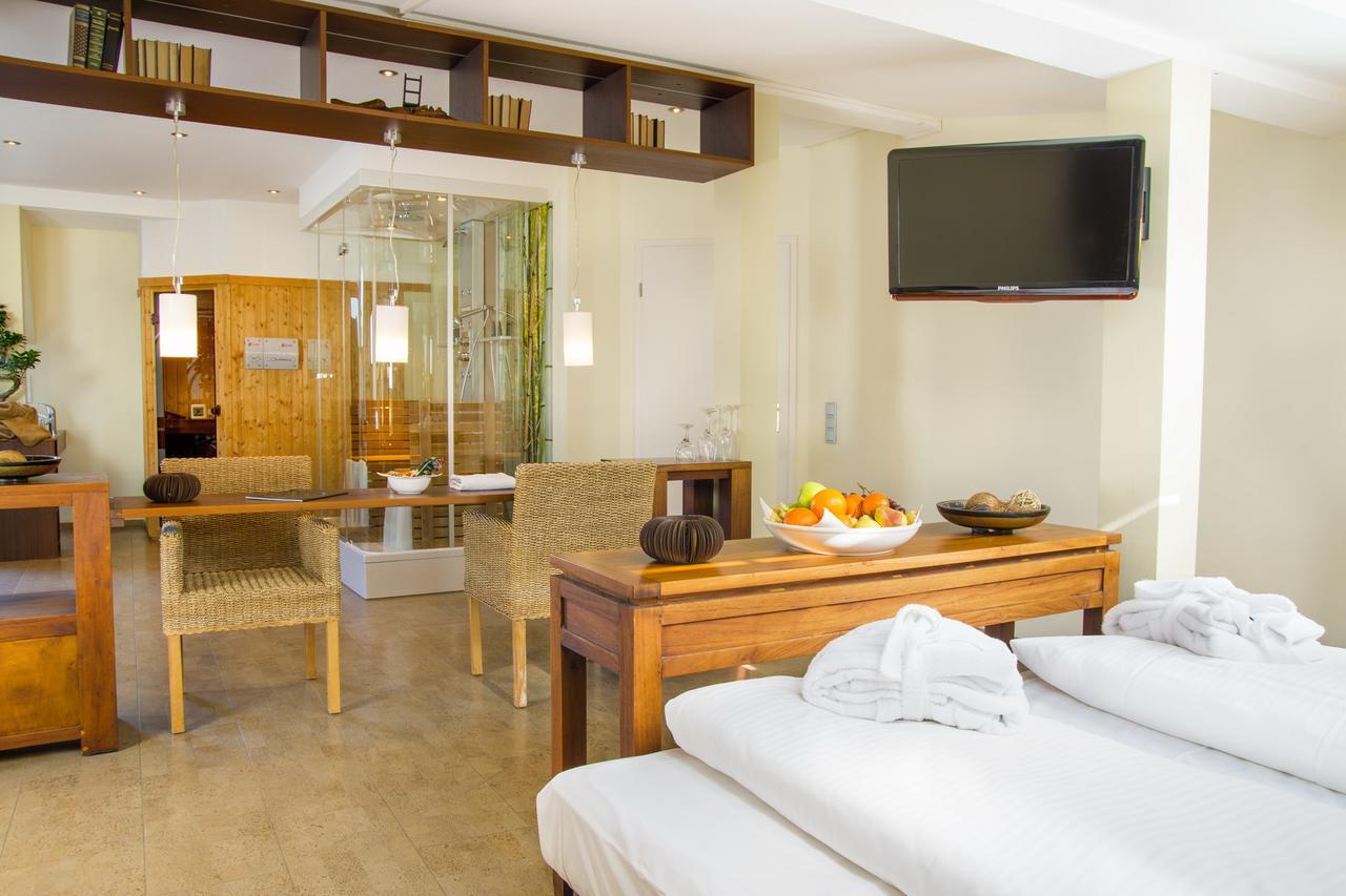 Hotel Dampfmuehle Нойкирхен-Флюн Екстериор снимка
