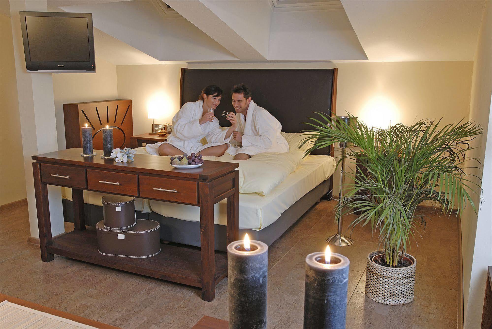 Hotel Dampfmuehle Нойкирхен-Флюн Екстериор снимка